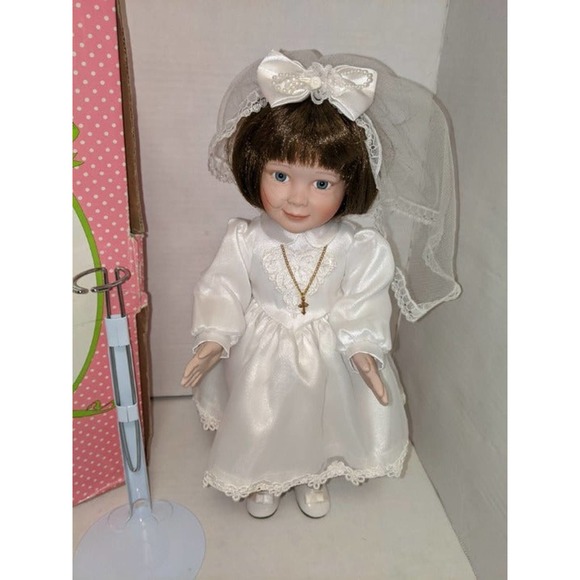 Paradise Galleries First Communion Doll Treasury Collection Premium Edition Box - Picture 2 of 10